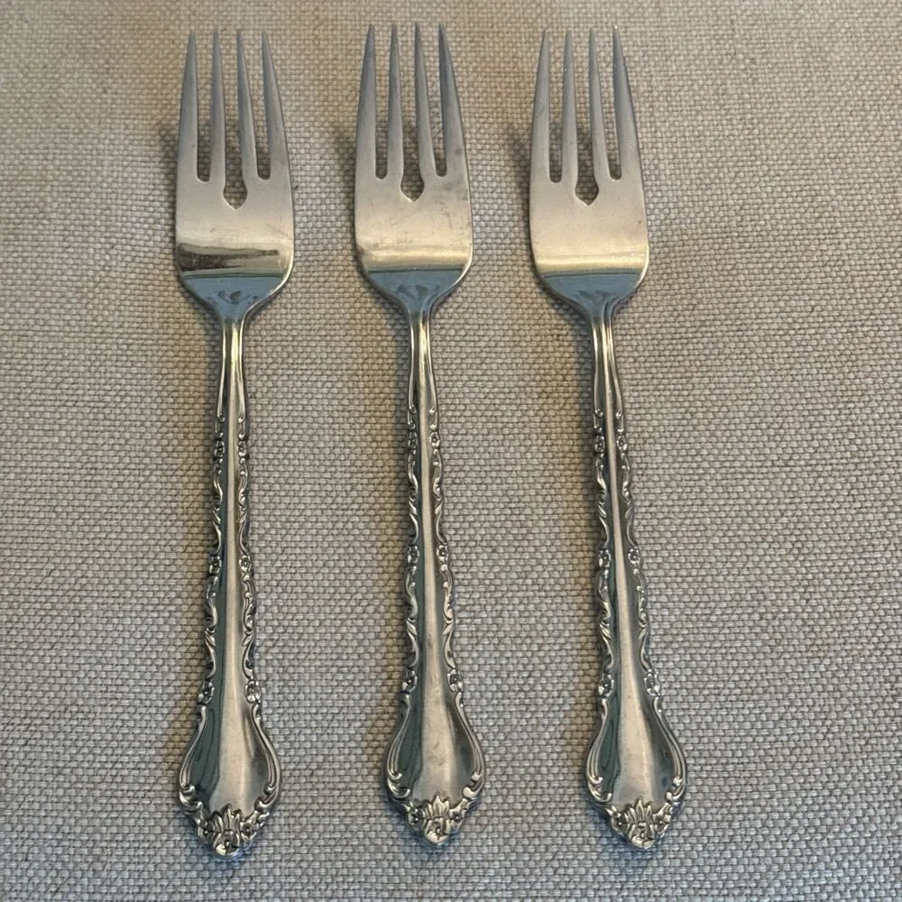 3 INTERNATIONAL SILVER DELUXE GIGI SALAD FORKS STAINLESS FLATWARE RETIRED